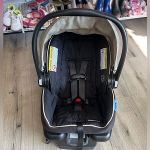 Graco SnugRide 35 Lite LX Infant Car Seat